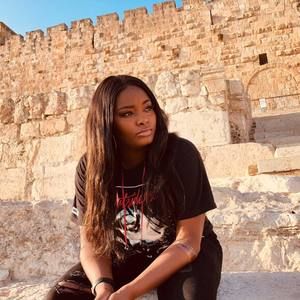 Meet your Posher, Christina